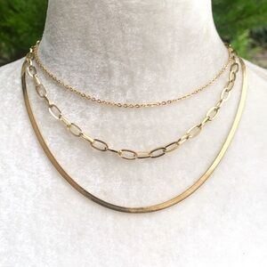 18k Gold Plated 3 Piece Layered
Necklace Set (New) 💦 
Waterproof